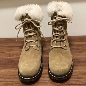 LLBean NWOT Tan Lace Up Nordic Winter Boot with Fleece Lining & Roll Down Cuff.